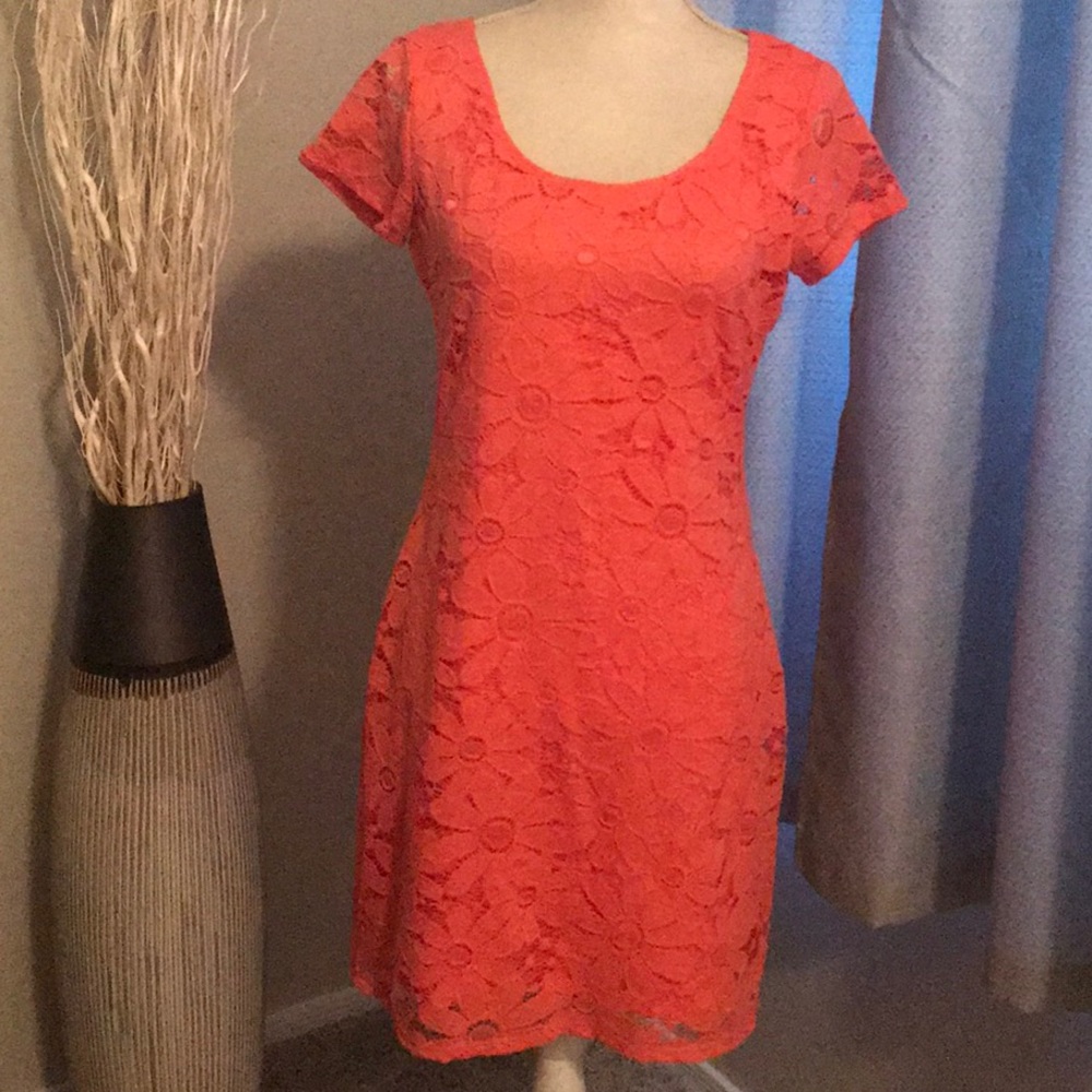TIANA B. Dress size small. Beautiful for summer☀️